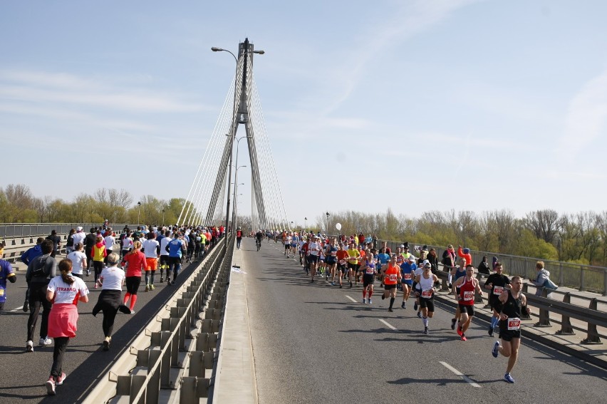 W galerii powyżej znajdują się mieszane zdjęcia z maratonu...