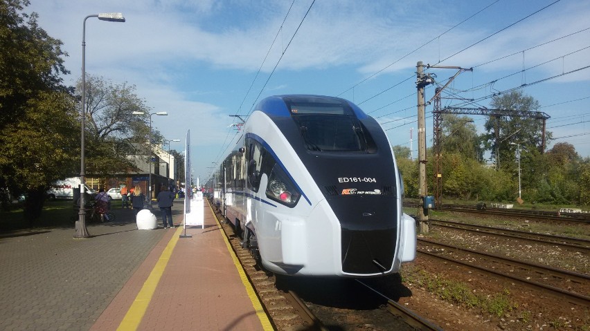 Dęblin: Prezentacja nowego pociągu PesaDART dla PKP Intercity [ZDJĘCIA, FILM]