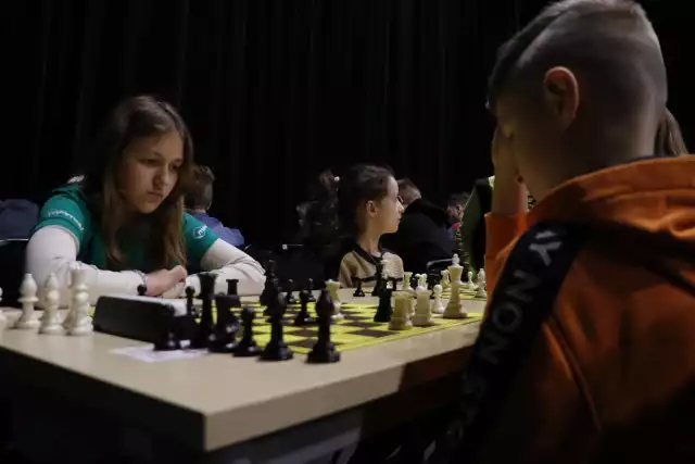 Do szachownic w PCAS zasiadło 88 osób. Rozgrywki odbywały się w kategoriach junior młodszy, junior starszy oraz OPEN