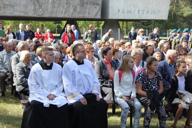 Uroczystości upamiętniające pomordowanych w Obozie Zagłady Kulmhof