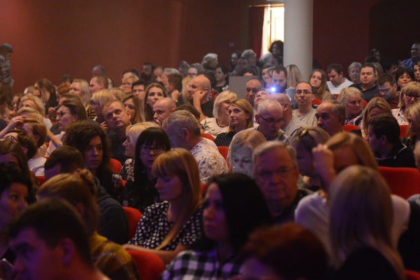 Paweł Domagała wystąpił przed kompletem publiczności w teatrze w Grudziądzu! [wideo, zdjęcia]