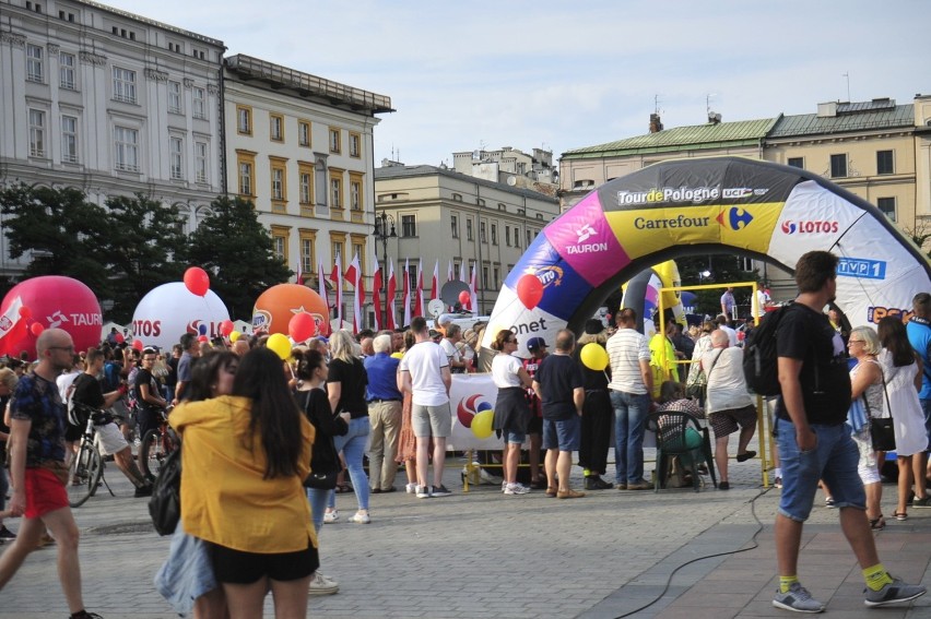 Tour de Pologne 2019. Kolarze zaprezentowali się w Krakowie. Rafał Majka w gronie faworów [ZDJĘCIA] 