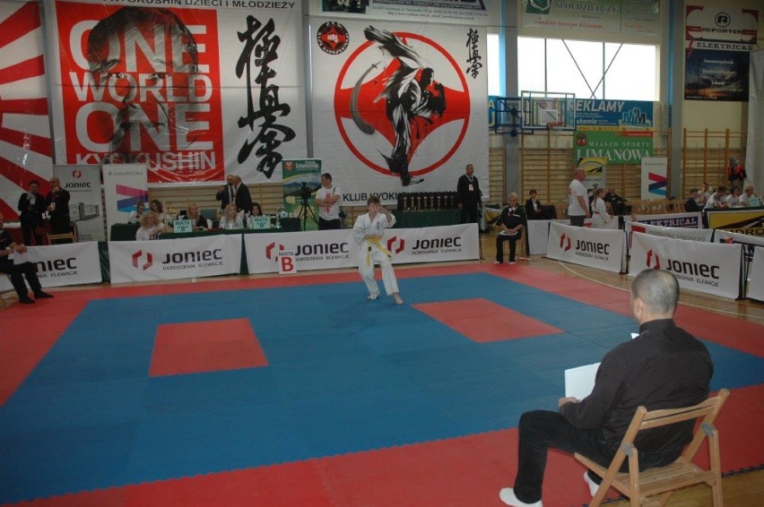 DG: dąbrowscy karatecy na turnieju w Limanowej [ZDJĘCIA]