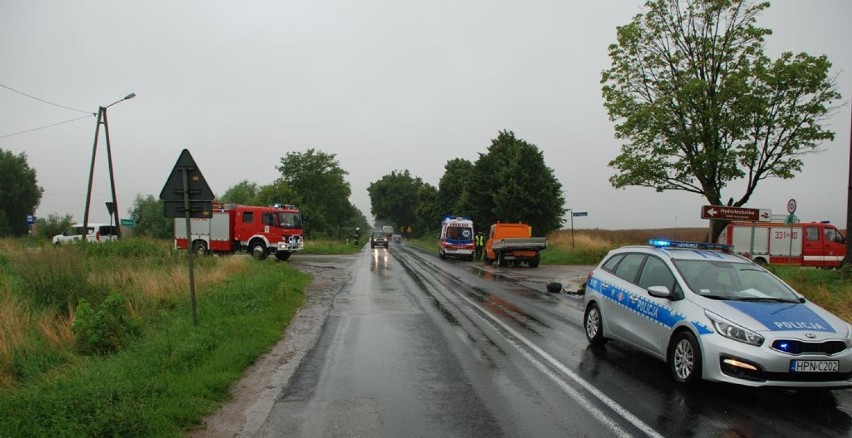 Powiat gd.: Kierowcy nie zachowali bezpiecznej odległości, dwie osoby w szpitalu [ZDJĘCIA]