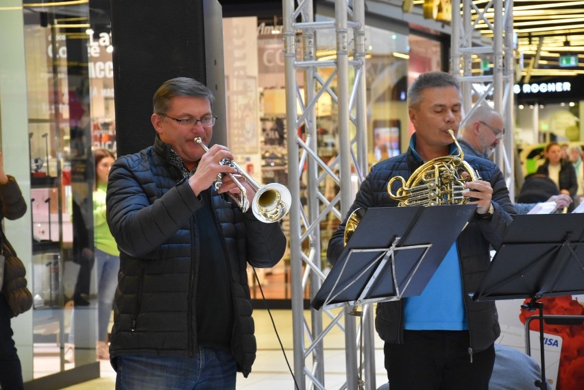 Artyści Opery Śląskiej zagrali w Galerii Katowickiej