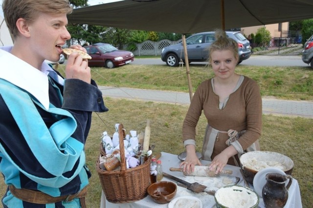 Zdjęcie z Festiwalu „Lasoviana”, zorganizowanego w 2019 roku w Jeżowem, to dowód na potrzebę tradycji