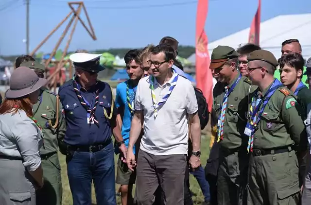 Premier Mateusz Morawiecki odwiedził harcerzy na Wyspie Sobieszewskiej
