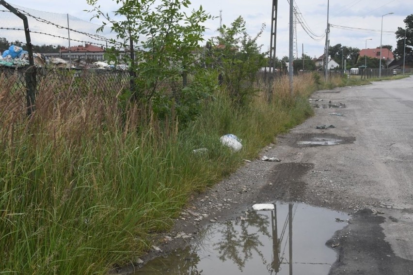 W północnych Kielcach odór nie do zniesienia. Skąd się bierze i kiedy skończy [ZDJĘCIA]