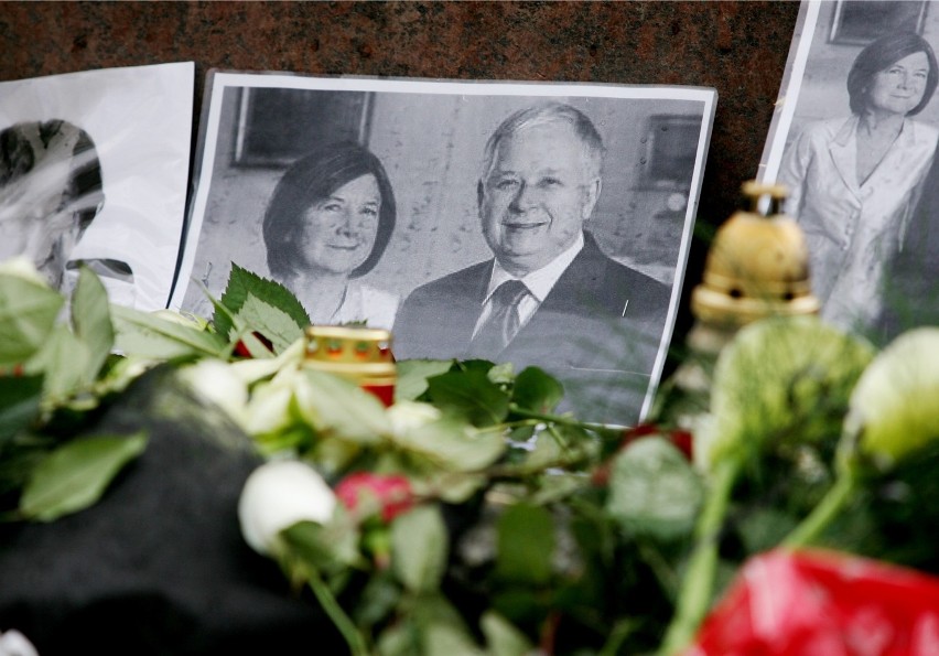 10.04.2010 - żałoba we Wrocławiu po katastrofie w Smoleńsku
