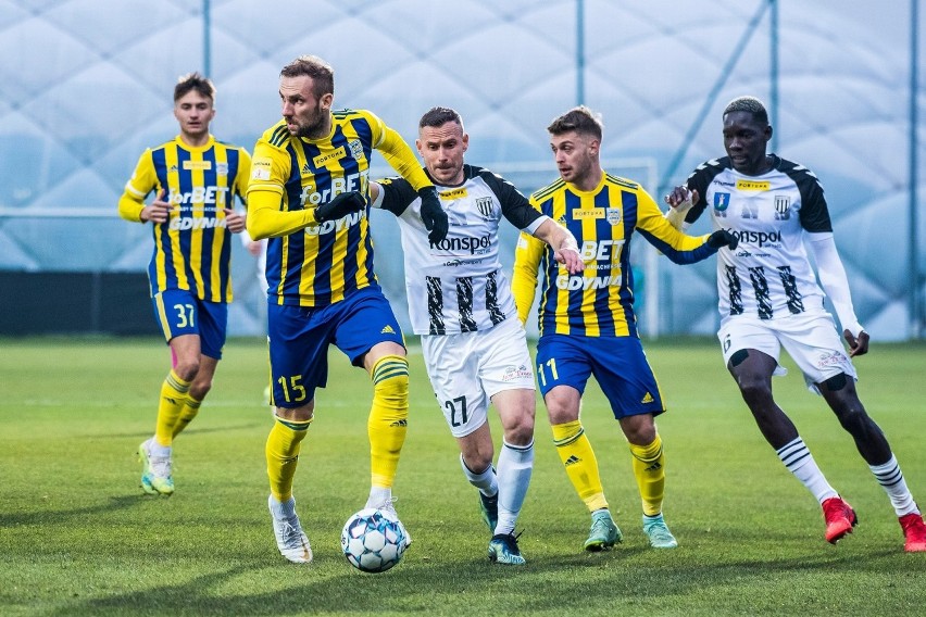 Fortuna 1. Liga. Arka Gdynia przegrała z Sandecją. Przed trenerem Tarasiewiczem jest dużo pracy [14.11.2021]