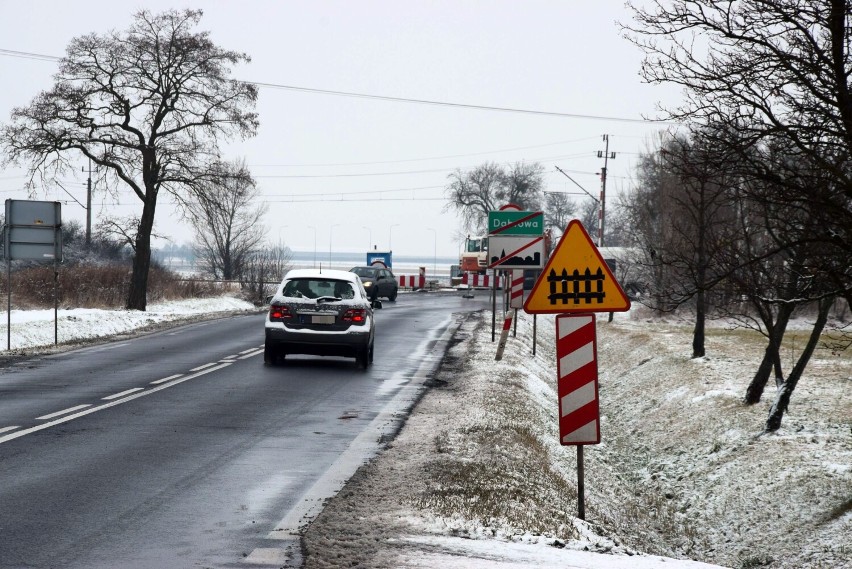 Przejazd kolejowy zamknięty. Czy objazd w Wieluniu był konieczny?