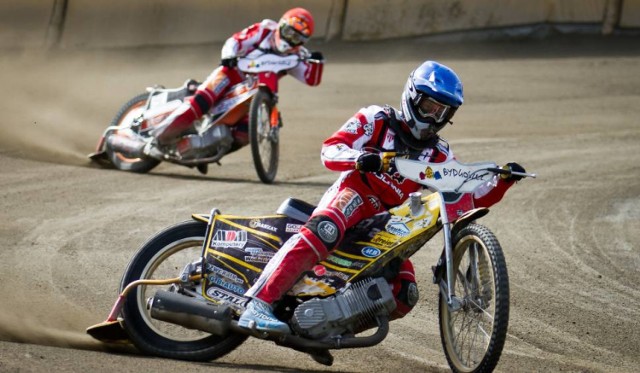 Od dyspozycji Oskara Ajtnera-Golloba (kask niebieski) i Wiktora Kułakowa (czerwony), sporo będzie zależało. Mecz w Krośnie będzie bardzo ważny dla bydgoszczan.