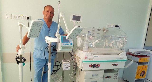 Riad Haidar na oddziale neonatologicznym im. Wielkiej Orkiestry Świątecznej Pomocy w Białej Podlaskiej