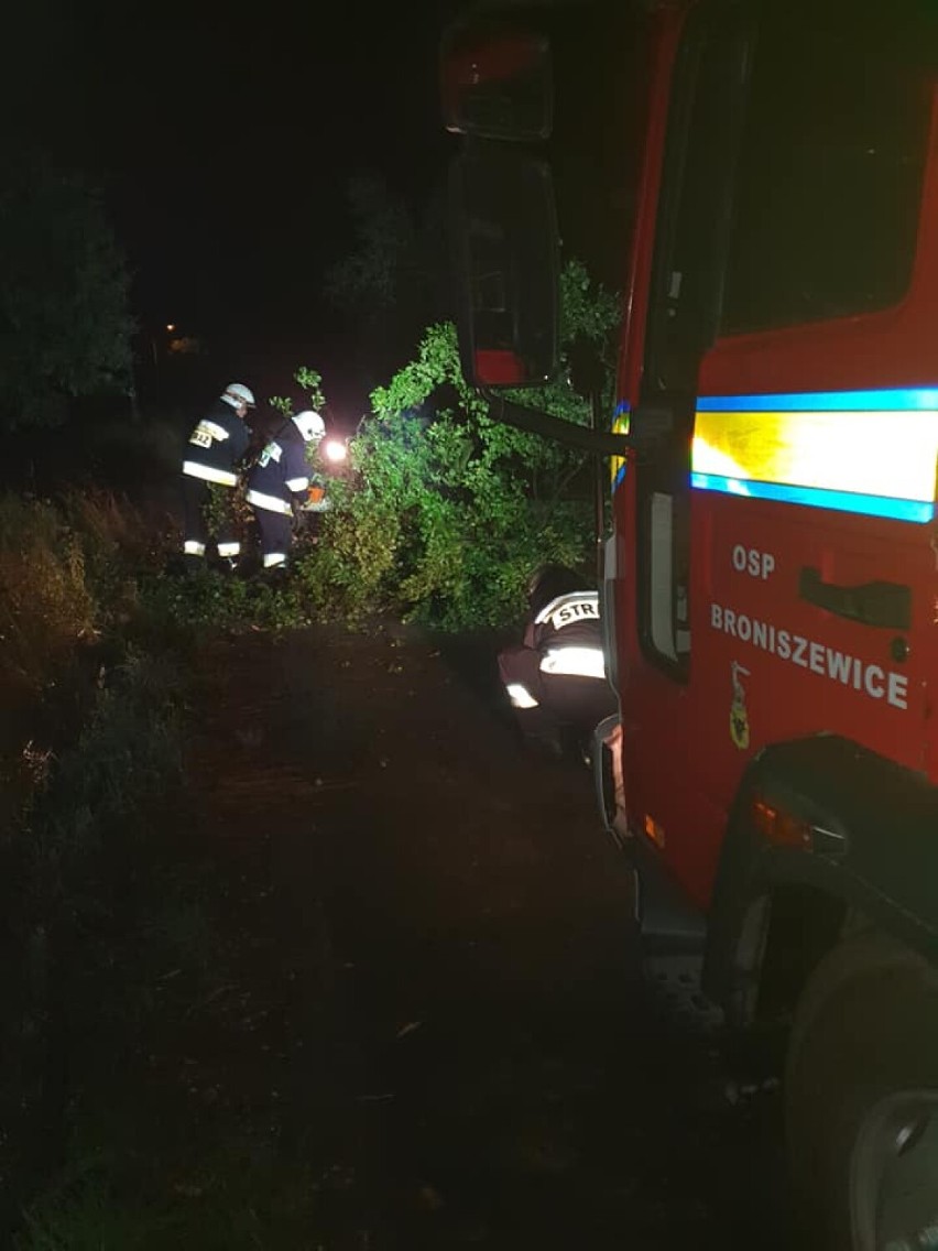 W nocy z 14 na 15 lipca 2021 roku strażacy interweniowali 6 razy, m.in. w Broniszewicach