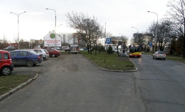 Przy Bierutowskiej powstaje nowy parking "park&ride", czyli "parkuj i jedź"