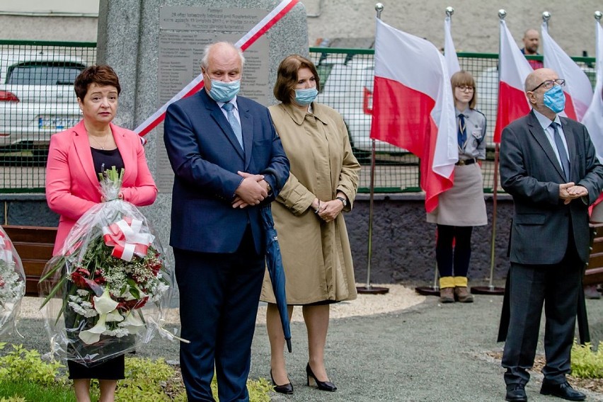 Wałbrzych: Skwer Smoleński z pomnikiem ofiar katastrofy z 10 kwietnia 2010 roku otwarty!