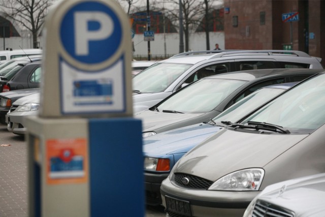 Będą zmiany w systemie płatnego parkowania. Parkomaty pojawią się w kolejnych dzielnicach