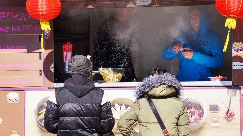 Festiwal Food Trucków 2018. Restauracje na kółkach zaparkowały na Starym Rynku [zdjęcia]