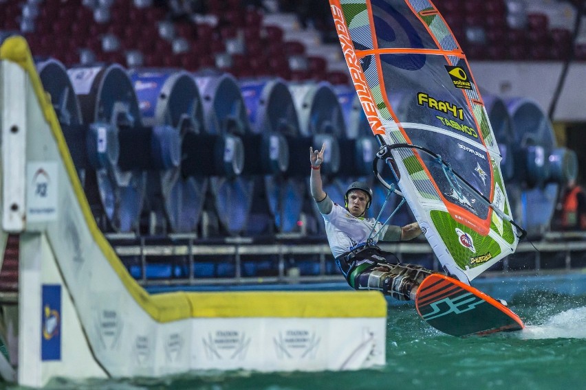 Windsurfing na Narodowym. Zobacz wodne atrakcje! [ZDJĘCIA]