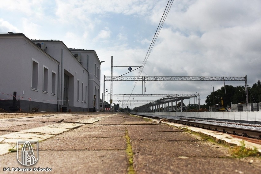 Choszczno. Doczekali się! Mają pięknie zrewitalizowany dworzec kolejowy. W czwartek otwarcie. ZDJĘCIA