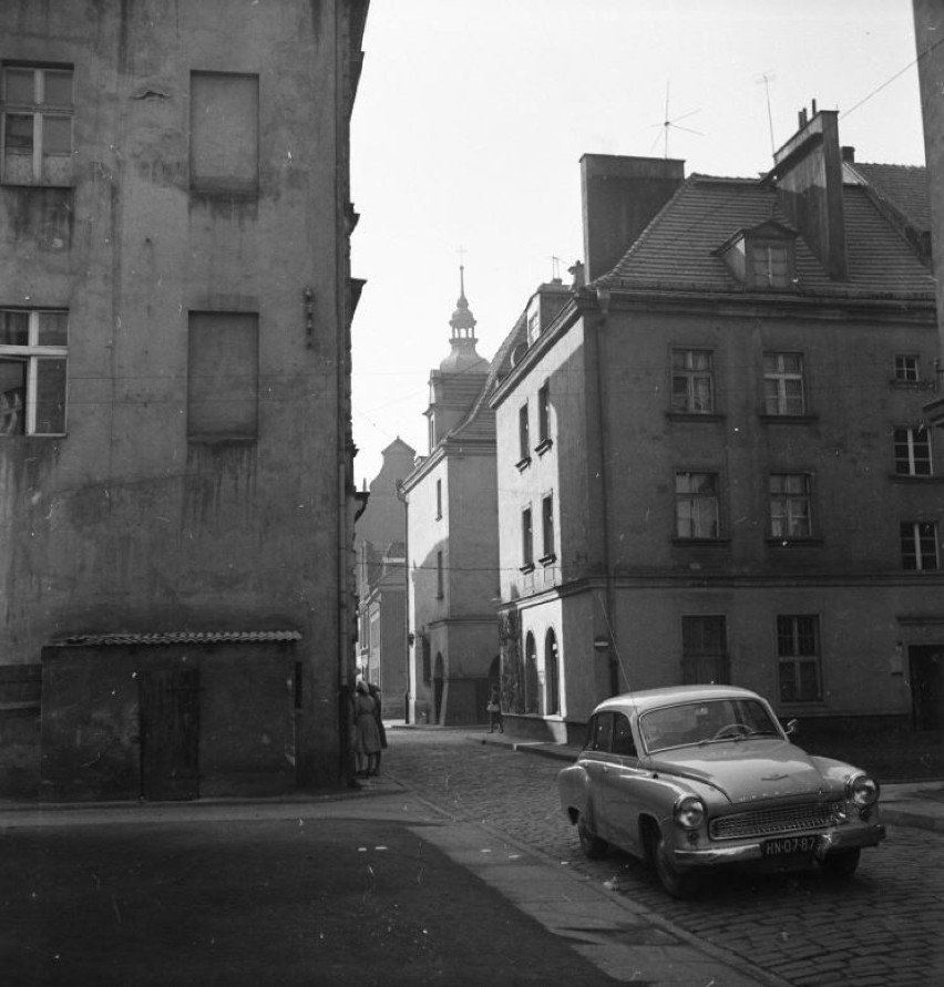 Opolska starówka, ul. Franciszkańska, rok 1961.