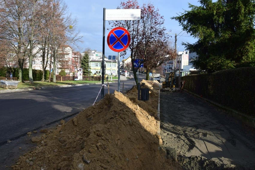 Trwa remont w Sandomierzu. Utrudnienia dla pieszych przy ulicy Koseły i Mickiewicza. Zobacz zdjęcia 