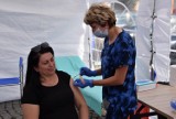 Szczepimy się w gminie Kartuzy - w niedzielę działał punkt szczepień na Rynku  ZDJĘCIA