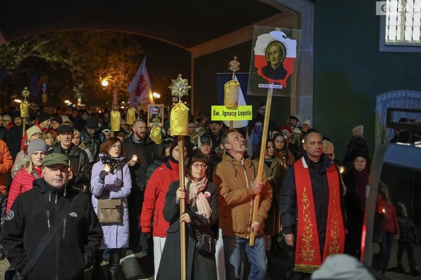 Procesja ze świętymi na ulicach Szczecina [WIDEO, ZDJĘCIA]