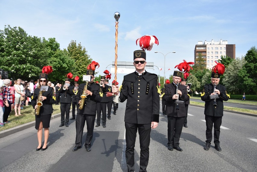 Święto Flagi w Jastrzębiu, przemarsz mieszkańców