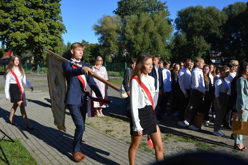 W międzyrzeckim ogólniaku przywitano nowy rok szkolny.