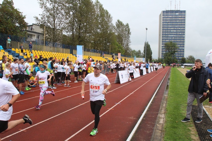 3. PKO Bieg Charytatywny w Katowicach. Zawodnicy pokonali 2...