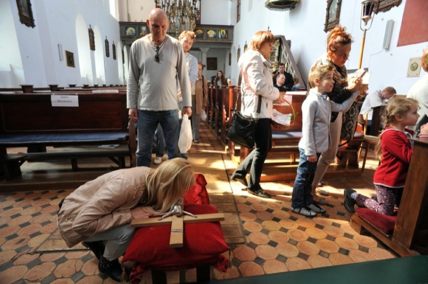 W Wielką Sobotę w słupskich kościołach przez cały dzień trwa święcenie pokarmów - FOTO