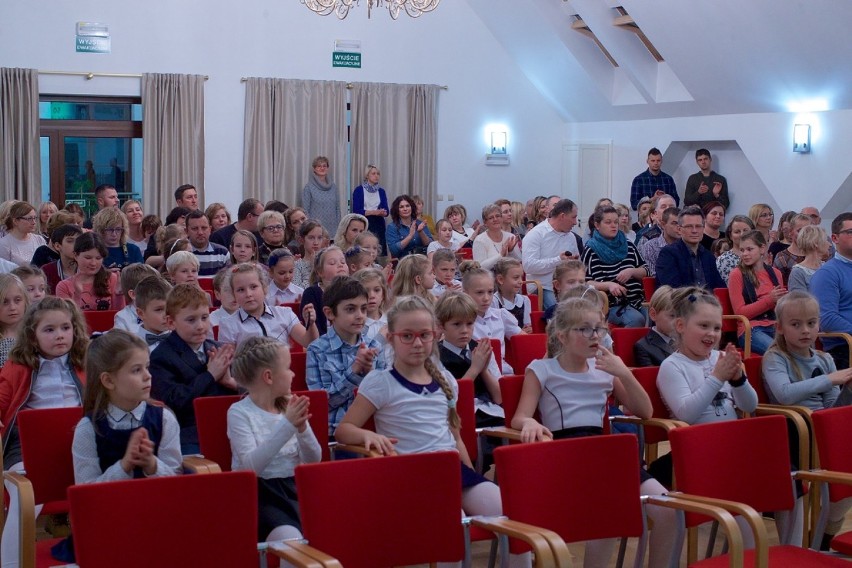 Ślubowanie uczniów Państwowej Szkoły Muzycznej i pierwsze koncerty na 111 zdjęciach Tadeusza Surmy