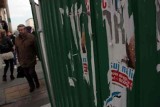 Komitety wyborcze wciąż nie rozliczyły się z miastem za sprzątanie plakatów