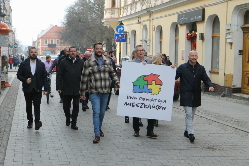 Kandydatki i kandydaci KWW "Powiat dla Mieszkańców" przeszli...
