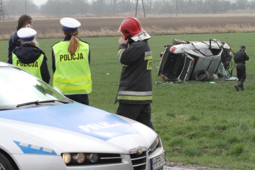 Wypadek na drodze Wrocław - Oleśnica. Audi dachowało [ZDJĘCIA]