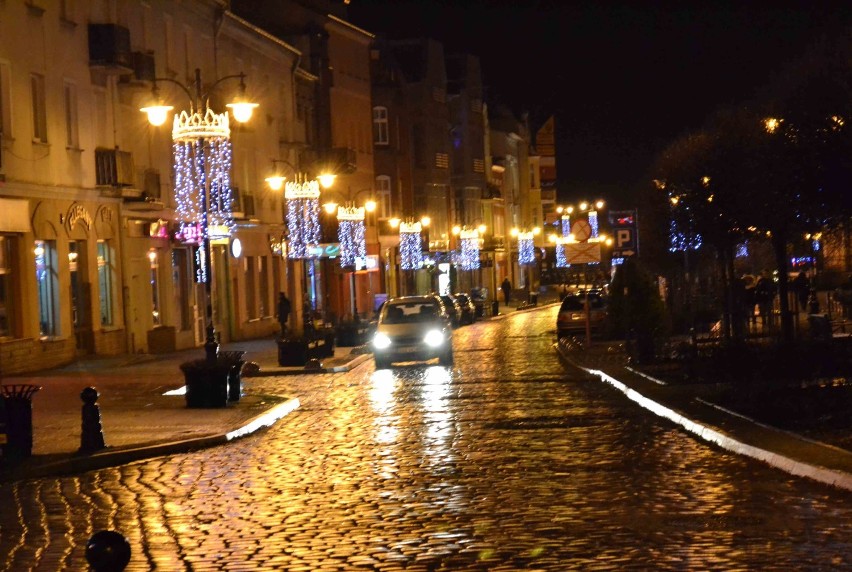 Świąteczne iluminacje w Malborku [ZDJĘCIA]. Tak wygląda miasto przed Bożym Narodzeniem