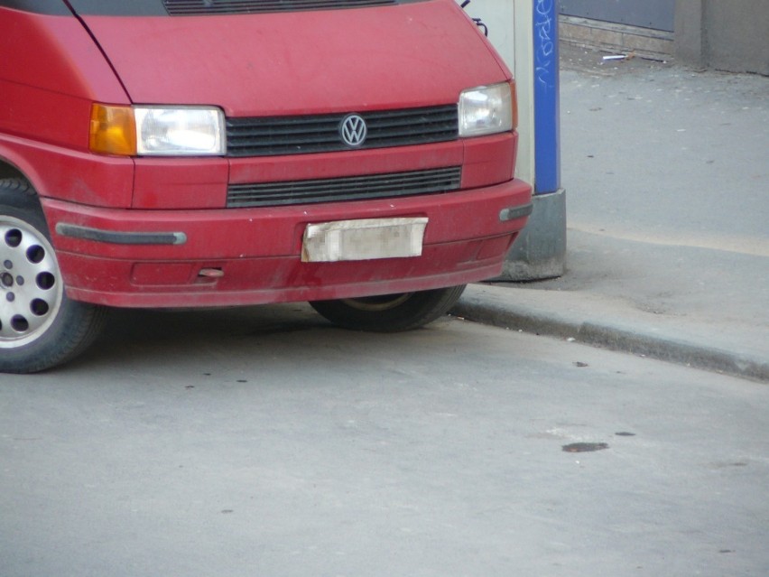 - Czasem odjeżdżają po rozładunku, czasem stoją przy...