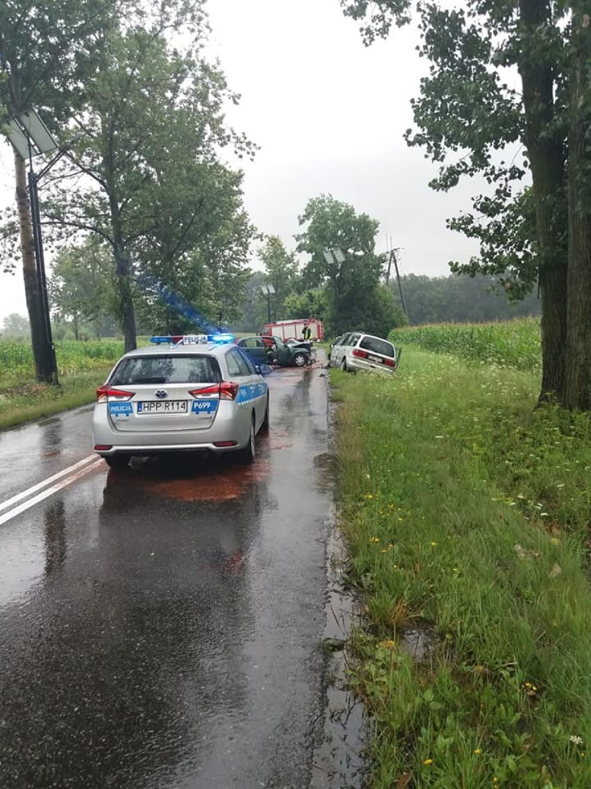 Wypadek w Czerwionce - Leszczynach. Czołowo zderzyły się dwa samochody