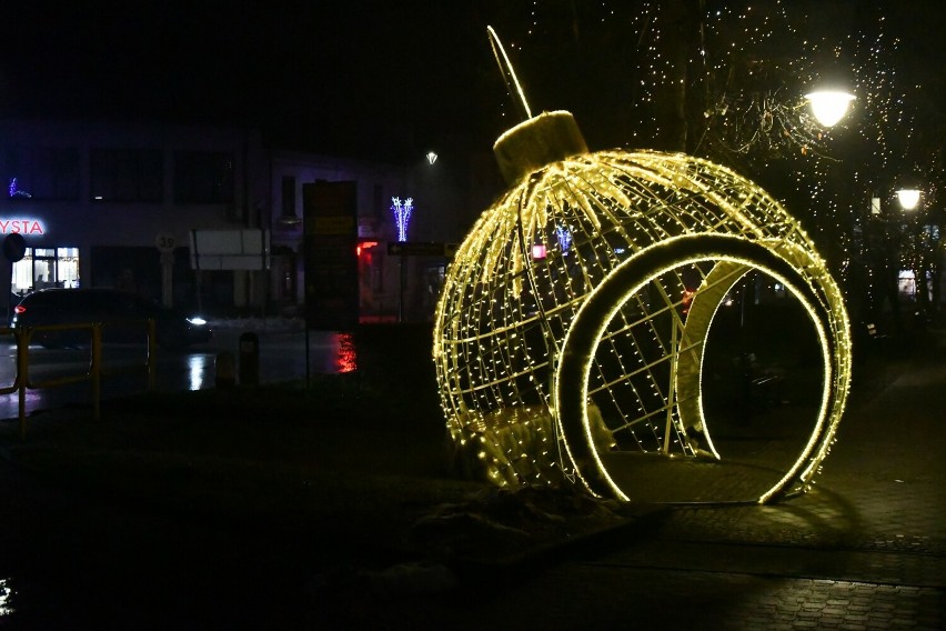 Świąteczne iluminacje w Pińczowie.
