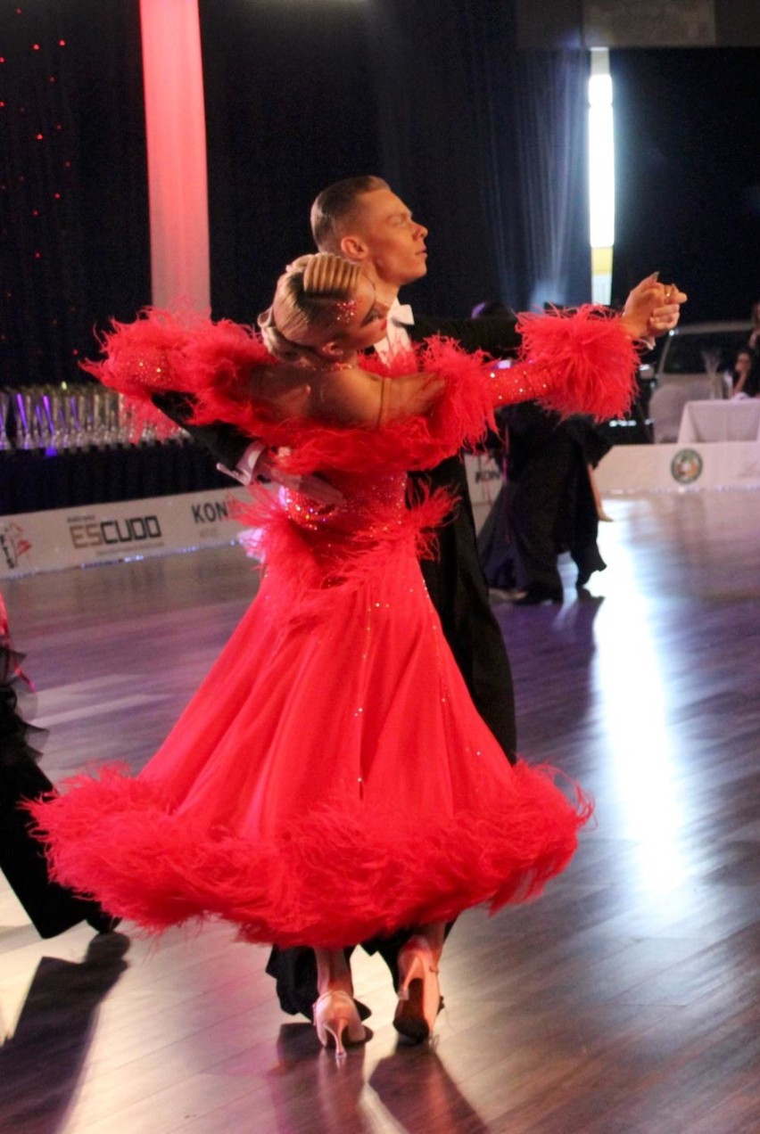 To był udany sezon dla tanecznej pary chodziesko-pilskiej Mateusza Pawłowskiego i Adrianny Głowackiej (ZDJĘCIA)