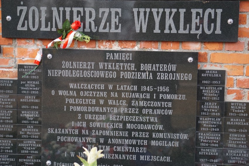 Narodowy Dzień Pamięci Żołnierzy Wyklętych. Bydgoszczanie pamiętali o bohaterach [zdjęcia, wideo]   