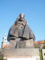 Kraków. Plenerowa wystawa pomników Jana Pawła II
