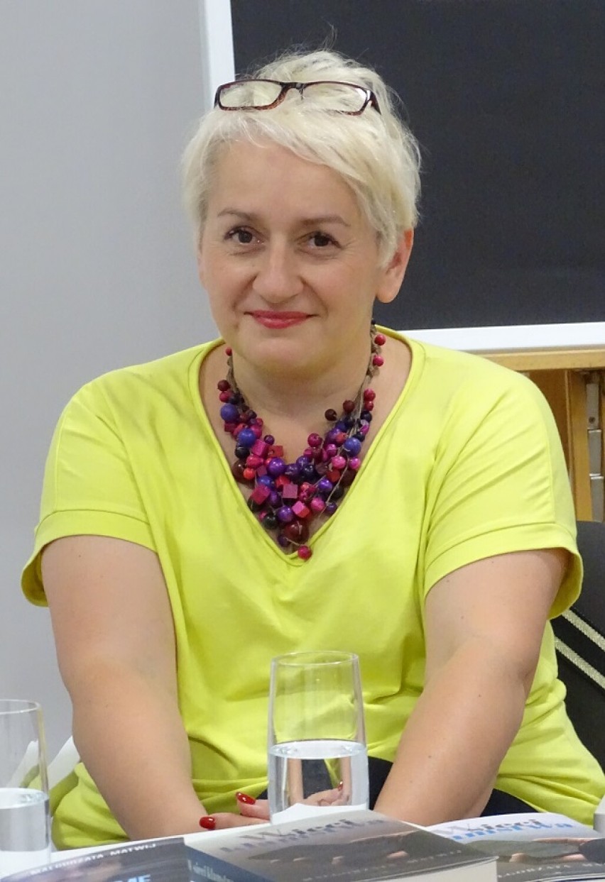 Rzeszowska pisarka Małgorzata Matwij w jasielskiej bibliotece