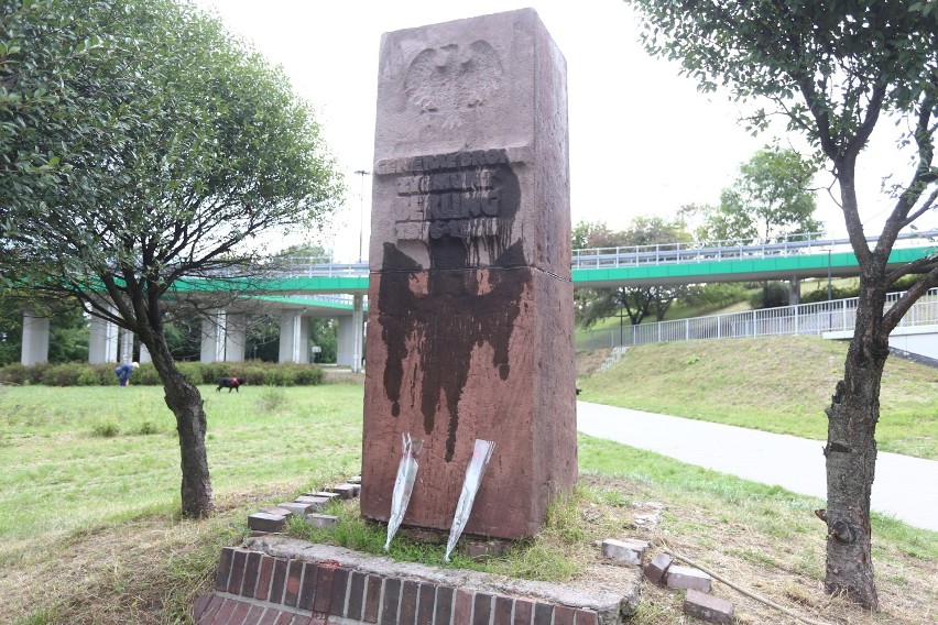 Pomnik gen. Berlinga zniszczony. Monument został ''zniesiony społecznie przez Niezłomnych'' 