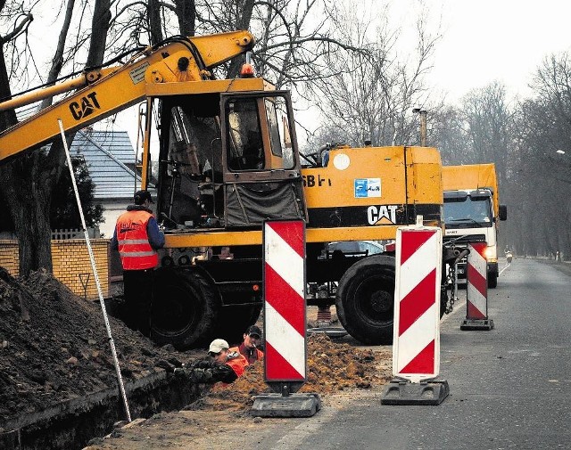 Przy ulicy Poznańskiej w Karpicku trwa budowa kanalizacji burzowej