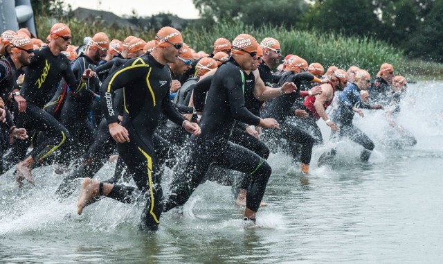 W niedzielę, 21.08.2016, miłośnicy sportu spróbowali swoich sił w zawodach triathlonowych. Zobaczcie zdjęcia z triathlonu Borówno - Bydgoszcz 2016.



