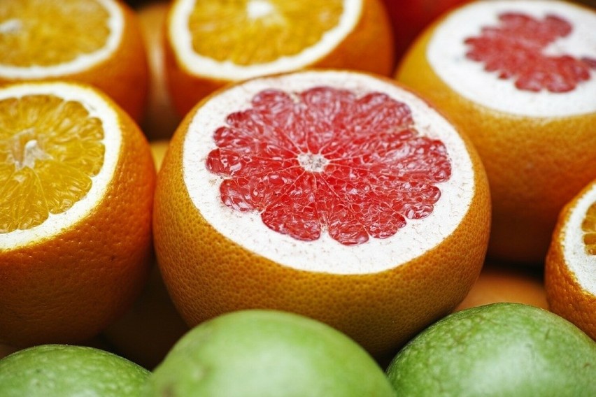 Nie jedz niedojrzałych i kwaśnych, np. pomarańczy,...