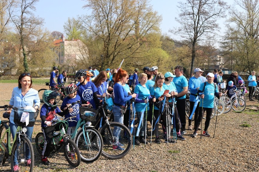 Druga porcja zdjęć z niebieskiego rajdu rowerowego podczas...