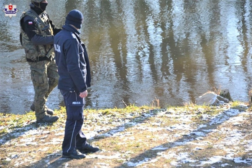 Pilnie strzeżona granica polsko-białoruska na Lubelszczyźnie. Patrole policyjne przy rzece Bug i na drogach w tej części regionu